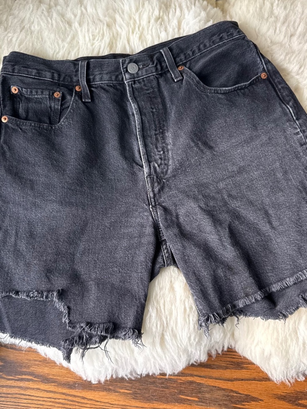 Levi's Black Distressed 501 Mid Thigh Shorts Size 29
